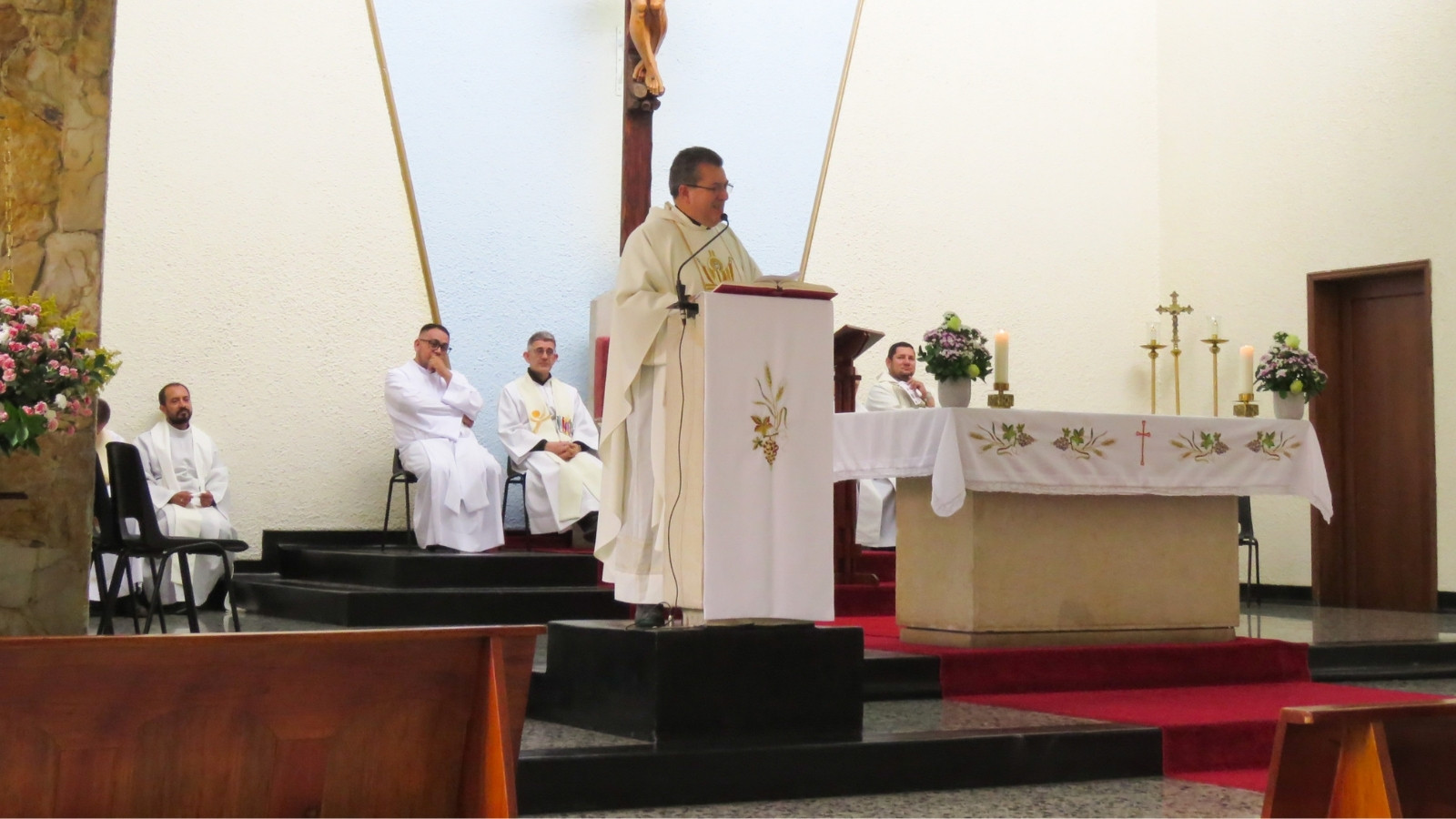 Monseñor Nelson Torres Eucaristía Vida Consagrada